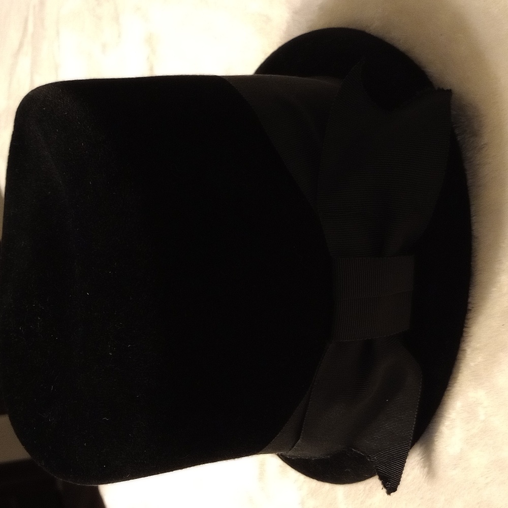 Vintage peach bloom velour black hat